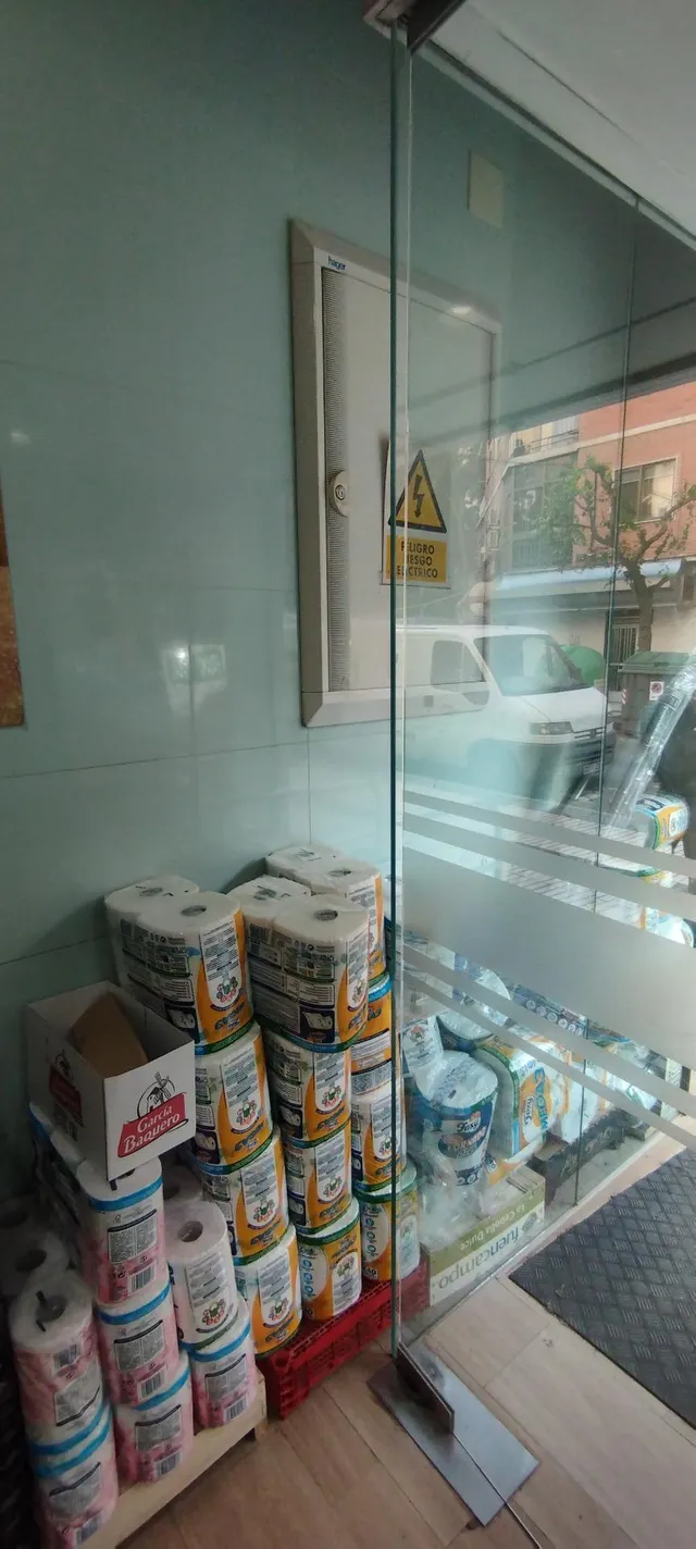 Local comercial junto a Angel Bruna de 125 m2 — 17