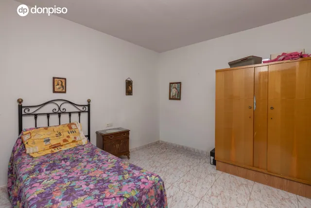 EXCEPCIONAL OPORTUNIDAD EN PLENO CENTRO DE HUÉTOR VEGA — 26