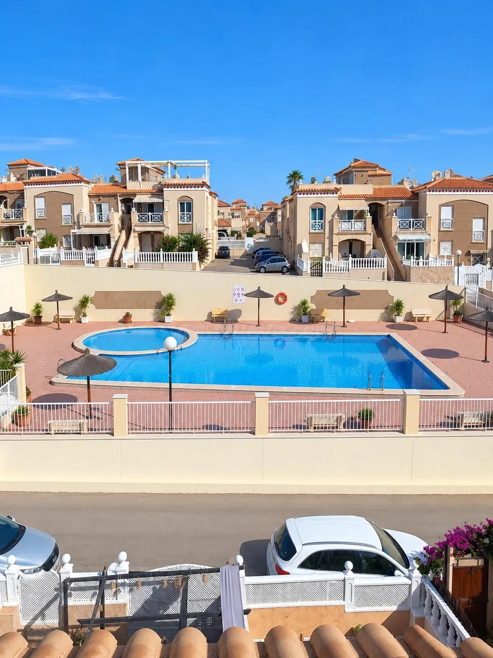 Fantastica vivienda con piscina comunitaria, ideal para familias