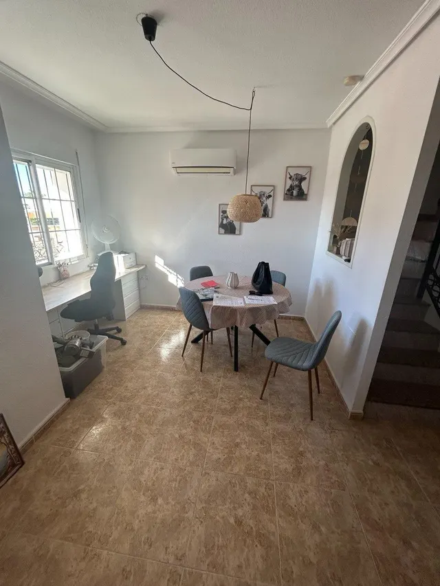 Soleada vivienda en Villamartín, Orihuela Costa. — 12