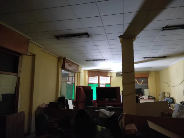 LOCAR HACIENDO ESQUINA FICCIA ,, con 5 escaparates JUNTO A CONSUM — 8