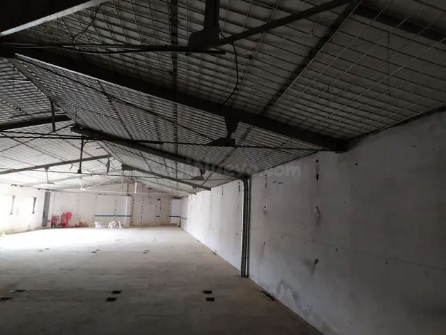 LOCAL EN ALQUILER A ESCASOS METROS DE LA PLAZA DE GALICIA - foto 3