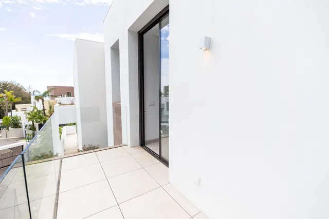 DOS ESPECTACULARES VILLAS RECIÉN TERMINADAS EN EL CENTRO DE MARBELLA — 42