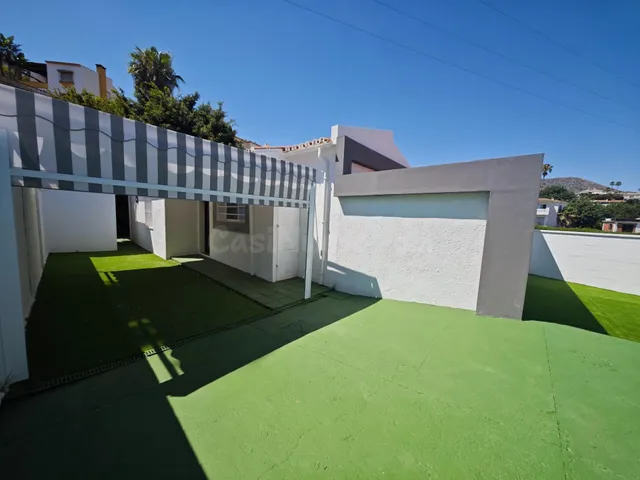 Villa en Torreblanca urbanización con piscina de una sola pl
