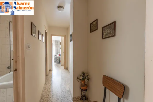Piso con terraza y gran potencial junto a Camino de Ronda — 25