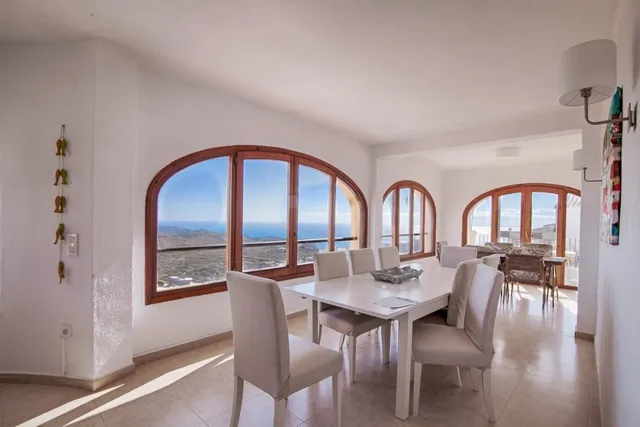 VILLA AUTÉNTICA ESPAÑOLA CON IMPRESIONANTE VISTA PANORÁMICA AL MAR — 9