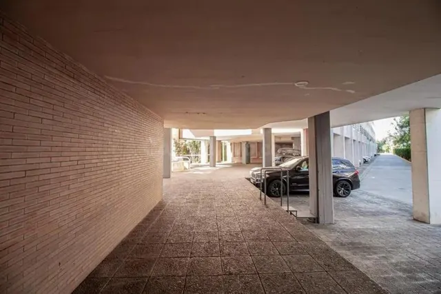 Estupenda plaza de garaje en Avda. Alcalde Luis Uruñuela!! - foto 4
