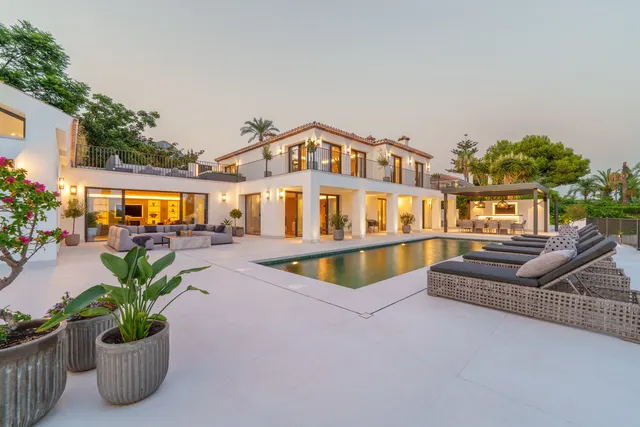 Chalet 5 habitaciones 734m² en venta - Marbella — 43