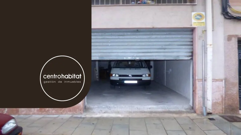 Local de 90 m2 diáfano, con un cuarto de aseo, un cierre.