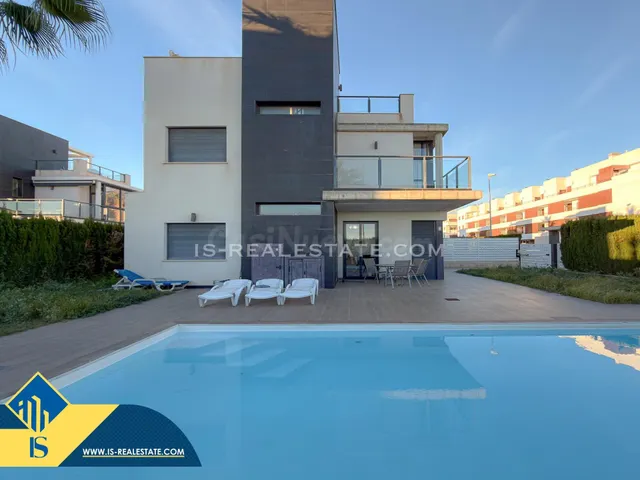 Elegante Villa con 500 metros de parcela en Lomas de Cabo Ro - foto 5