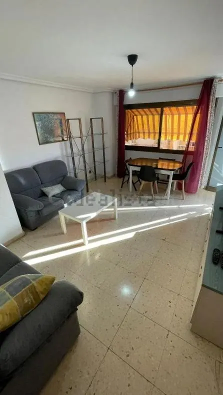 ALQUILER DE EXCELENTE VIVIENDA DE 3 DORMITORIOS ZONA ALTOZANO