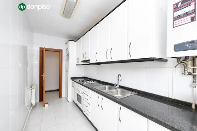 ✨ Piso de 3 dormitorios con terraza en el Zaidín – Espacio, comodidad y agradables vistas — 6