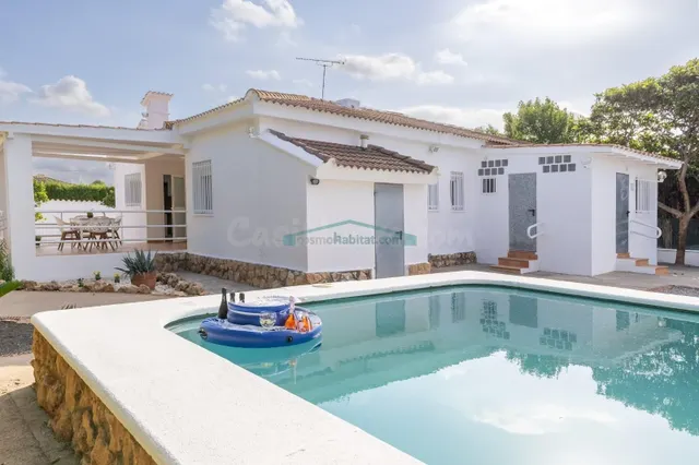 Chalet independiente reformado en una de las zonas residenci