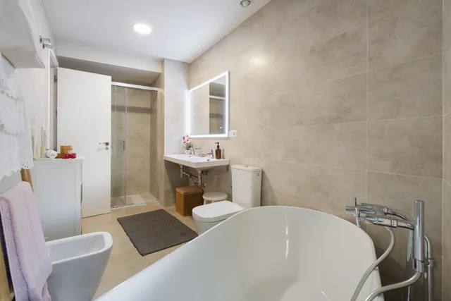 Amplio Piso en Venta en el Corazón de Almería — 27