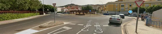 Luminoso piso todo exterior con terraza y vistas despejadas en Ciudad Jardín, Málaga — 2