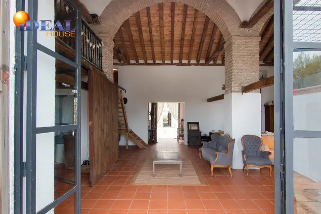 PRECIOSA FINCA EN EL PASEO DE LA CORTIJADA DE ALITAJE — 9