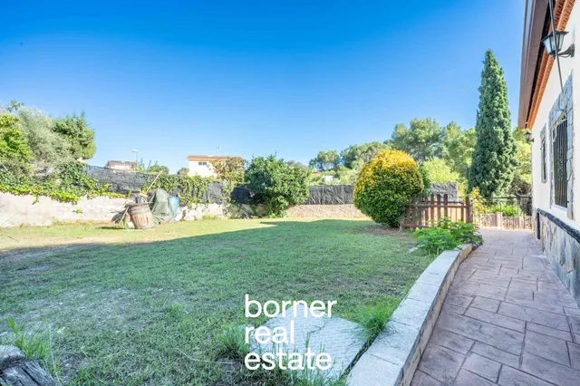 Casa con jardín en Sant Muç, Rubí — 11