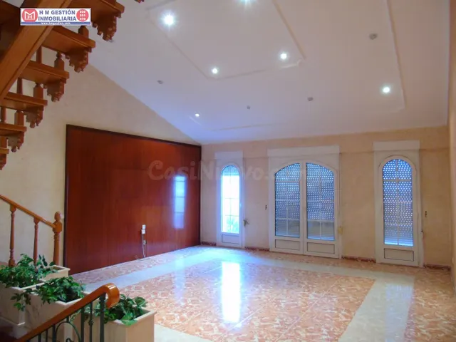 CASA CON EXCELENTES CALIDADES PRÓXIMA A HOSPITAL. 306 M2 CON - foto 4