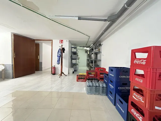 Local comercial 250m² en venta - Cabo Roig — 42