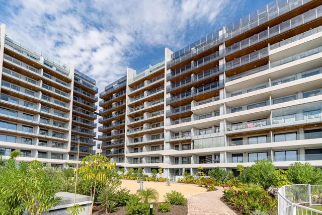 UN BALCÓN DE LUJO AL MEDITERRÁNEO — 40