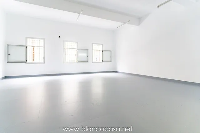 Amplio bajo comercial en venta — 14