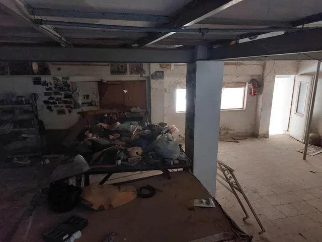 Estupendos locales en el centro — 2