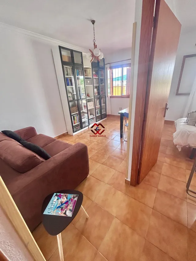Bungalow en planta alta sin comunidad cerca de la playa de V - foto 5