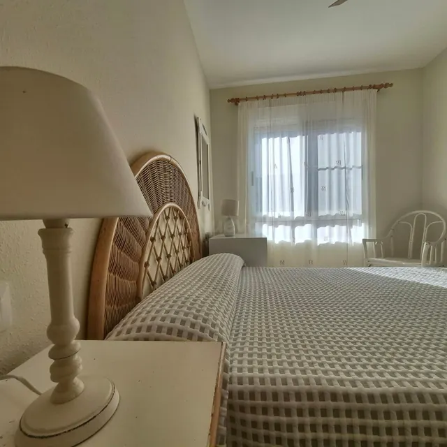 ACOGEDOR APARTAMENTO EN PERFECTO ESTADO EN SEGUNDA LÍNEA DE  - foto 4