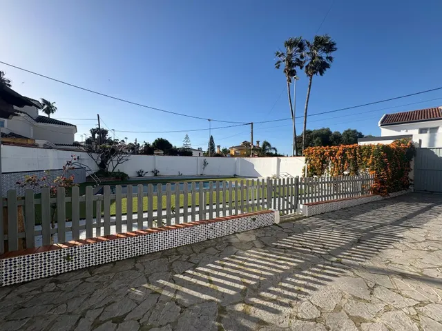 Se vende chalet independiente en Algeciras, zona colonia san miguel. — 7