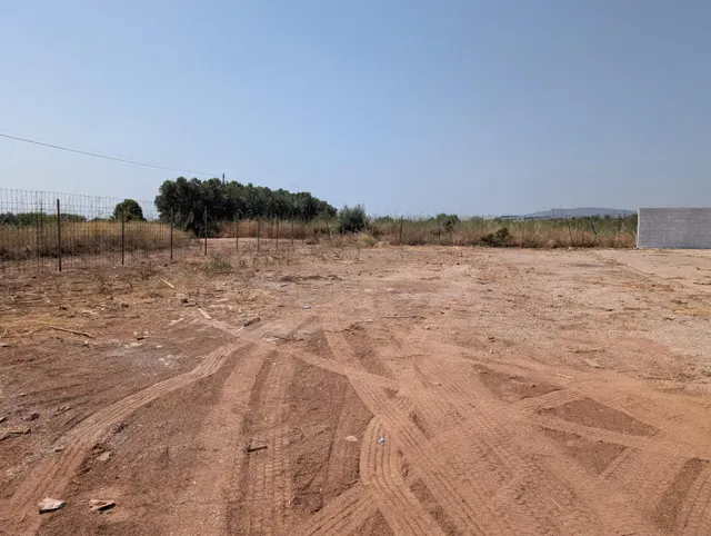 Oportunidad Única: Parcela en Venta en Llombai — 17