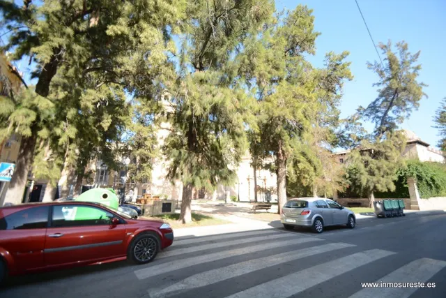 Local comercial para reformar en el centro de Orihuela, 85 m2. construidos. — 2