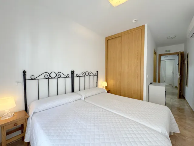 HOSTAL RESTAURANTE EN PLENO CASCO ANTIGUO DE CANDELEDA — 46
