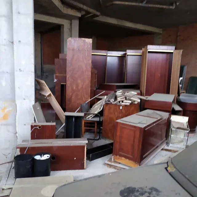 SE VENDE LOCAL COMERCIAL EN SILLEDA — 15