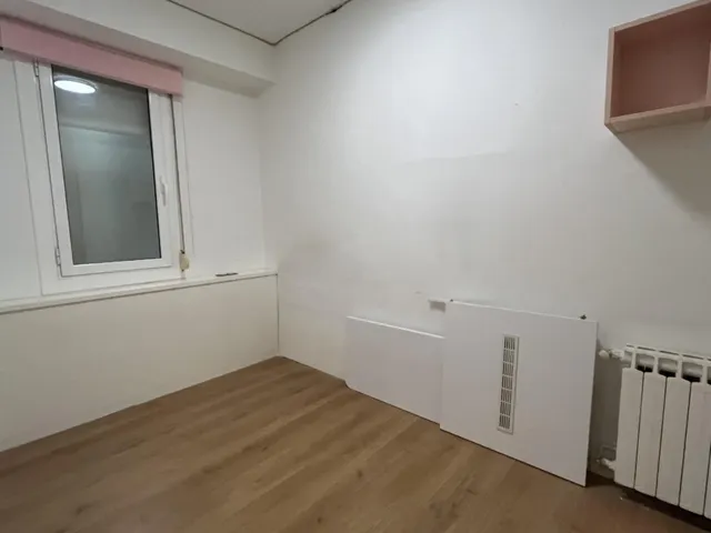 PISO MUY AMPLIO Y TRANQUILO EN SARRIA — 35