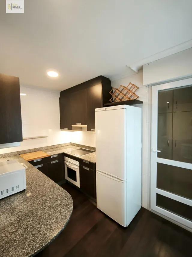 PRECIOSO BAJO EN ALQUILER CON DOS habitaciones Y AMPLIA TERRAZA. — 14