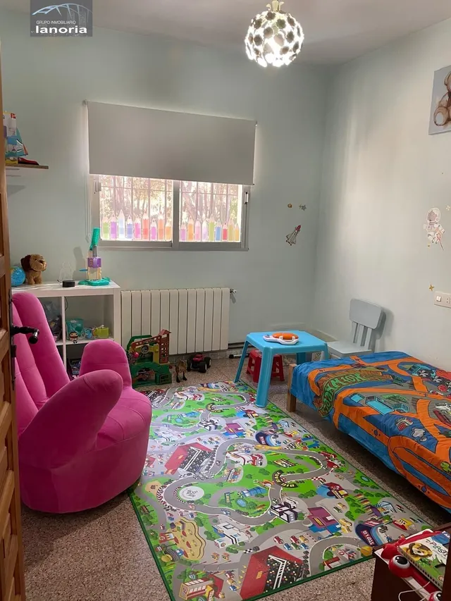Grupo la Noria Vende Chalet de 7 dormitorios y piscina, zona urbanización los pinares del jucar. — 20