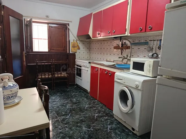 Casa de 5 dormitorios, a la venta en el centro de Lorca - foto 2