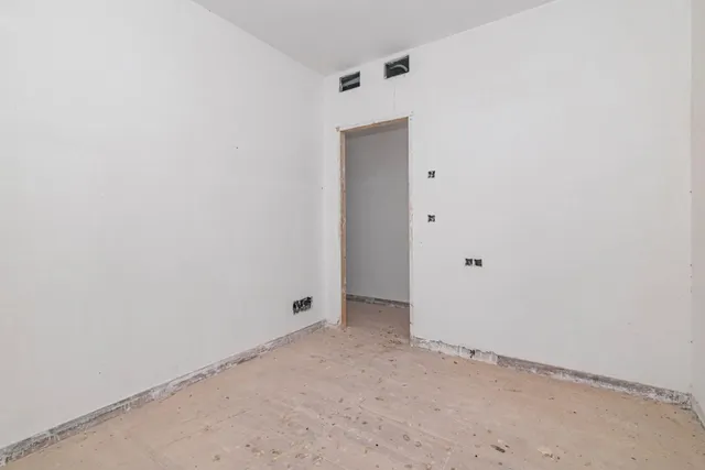 EDIFICIO EN VENTA EN MORALEDA DE ZAFAYONA — 16