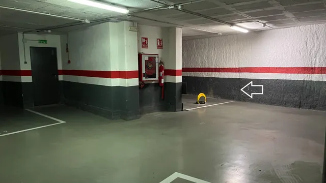 Parking en Av. Generalitat, 34 (muy grande: 2,85m x 6,24m) — 7