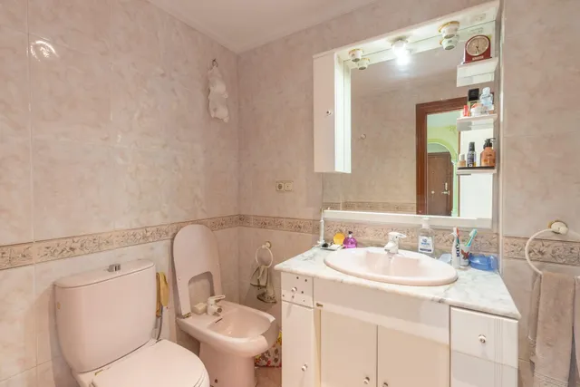 Piso de 3 habitaciones sin ascensor en venta en Peligros — 28