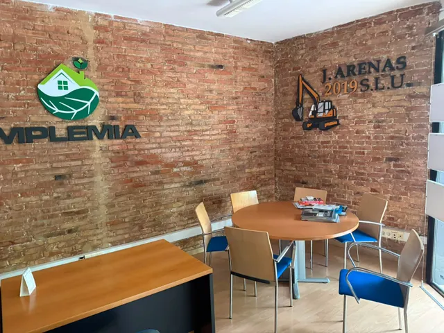 LOCAL COMERCIAL EN VENTA O ALQUILER — 8