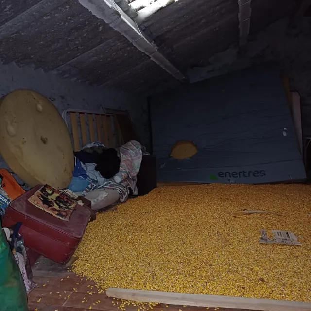 SE VENDE CASA DE ALDEA EN ARZUA PARA REFORMAR — 43