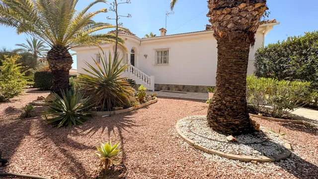 Villa 4 habitaciones 344m² en venta - Centro de la Ciudad Quesada — 4