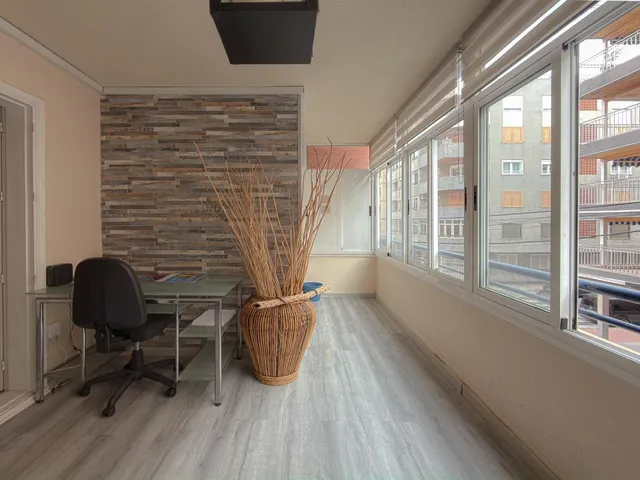 Acequion! Impresionante apartamento reformado con diseño vanguardista y toques rústicos + Enorme terraza con vistas laterales al mar y piscina comunitaria (150 mts playa) — 39