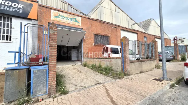 NAVE INDUSTRIAL EN LAS HERVENCIAS