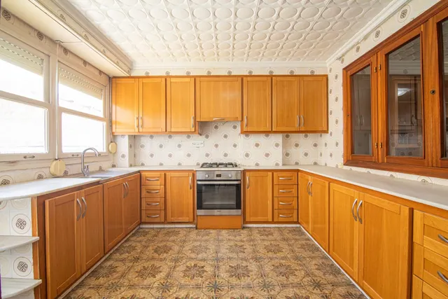 ¿Buscas una gran vivienda a escasos metros del centro? — 7