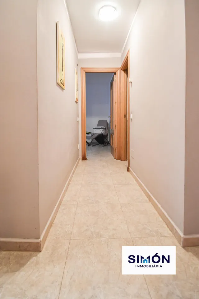 ¡FANTÁSTICA OPORTUNIDAD EN SANTPEDOR! Piso de 3 habitaciones dobles, con balcón y terraza. — 26