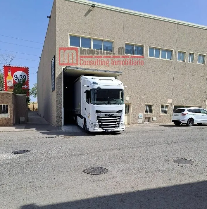 Nave industrial en venta en rentabilidad en Mejorada del Campo – 911 m2 | Rentabilidad del 7 %