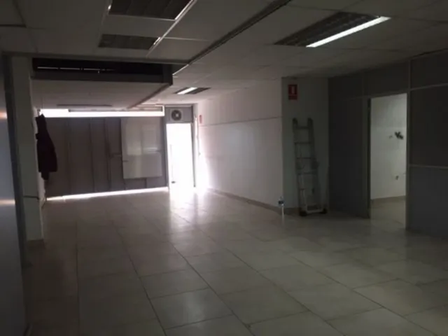 Local en alquiler en la zona hermetica de Sabadell — 7