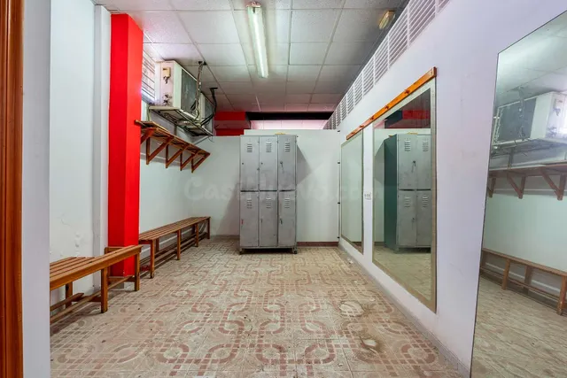 Local comercial 300m² en venta - Ejido sur — 14